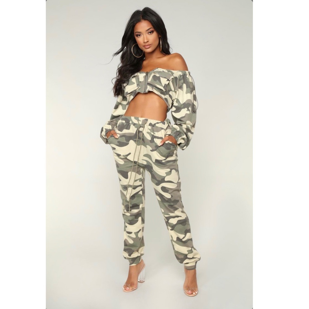 Fashion  nova Reyna Camo  jogger set